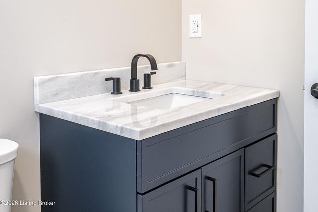 1226 Vim Dr, Louisville, KY 40213