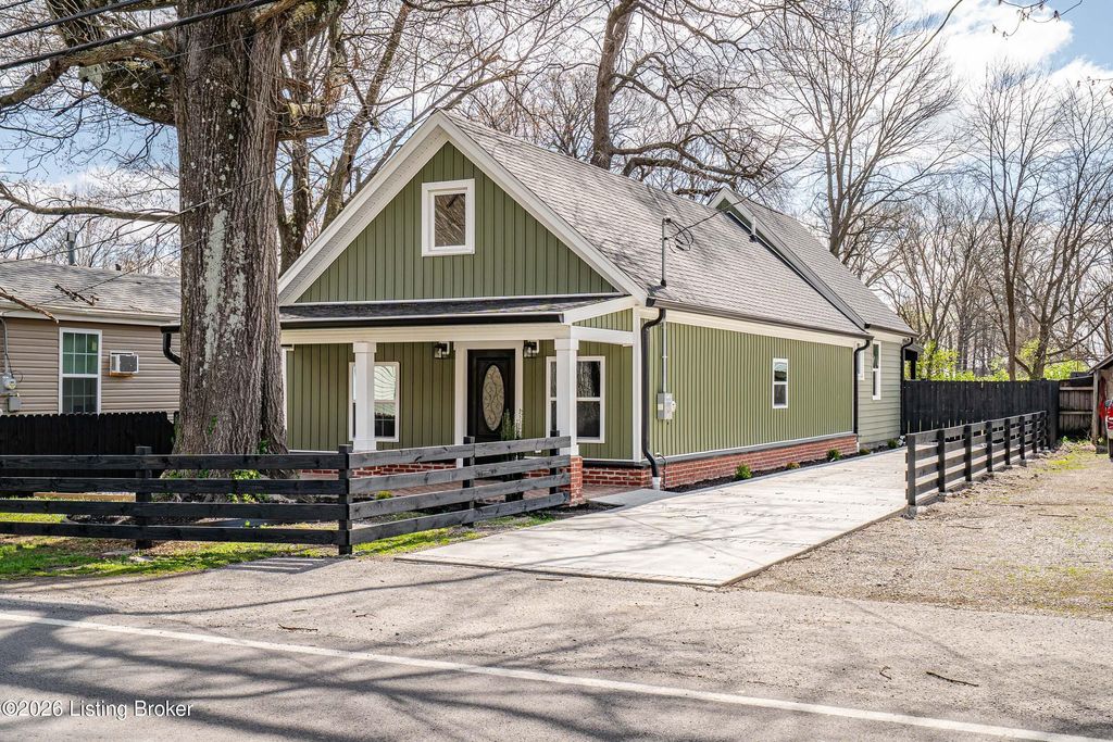 1226 Vim Dr, Louisville, KY 40213