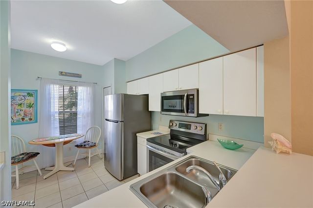 3245 Cypress Glen WAY 504, Naples, FL 34109