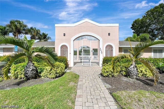 3245 Cypress Glen WAY 504, Naples, FL 34109