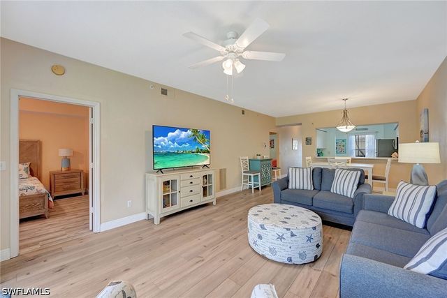 3245 Cypress Glen WAY 504, Naples, FL 34109