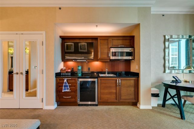 145 East HARMON Avenue 3117, Las Vegas, NV 89109