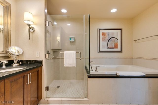 145 East HARMON Avenue 3117, Las Vegas, NV 89109