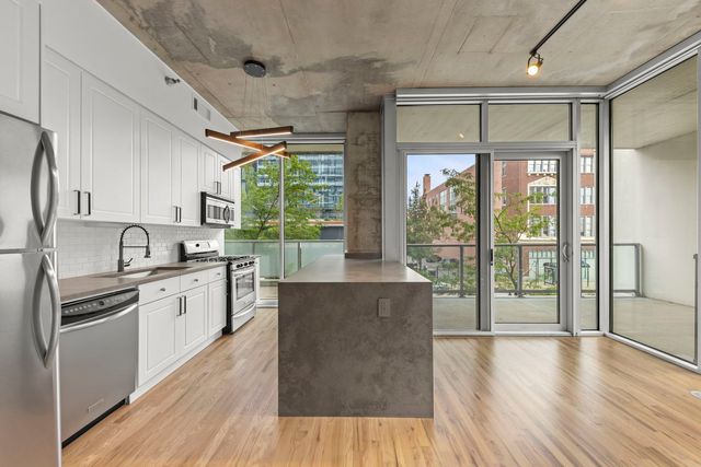 1720 S Michigan Avenue 208, Chicago, IL 60616