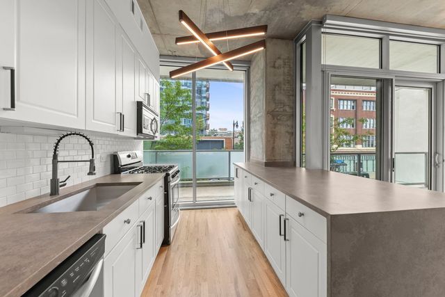 1720 S Michigan Avenue 208, Chicago, IL 60616