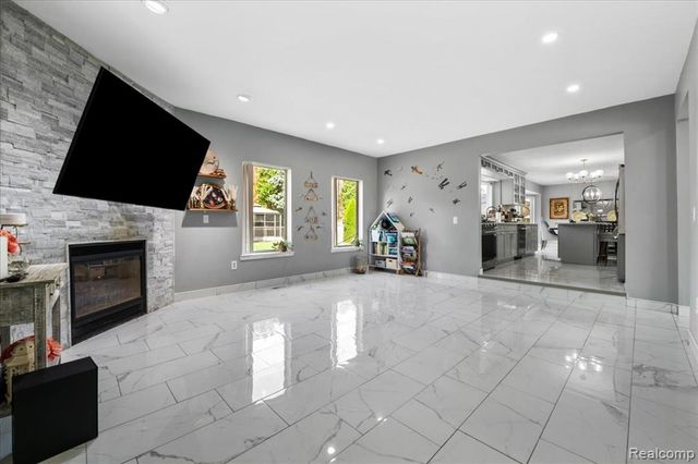 24364 Curtis Drive, Brownstown, MI 48134