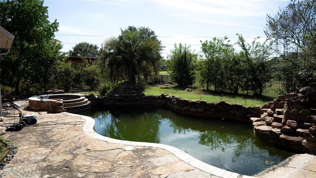 6002 Pinecreek Ridge Court, Spring, TX 77379