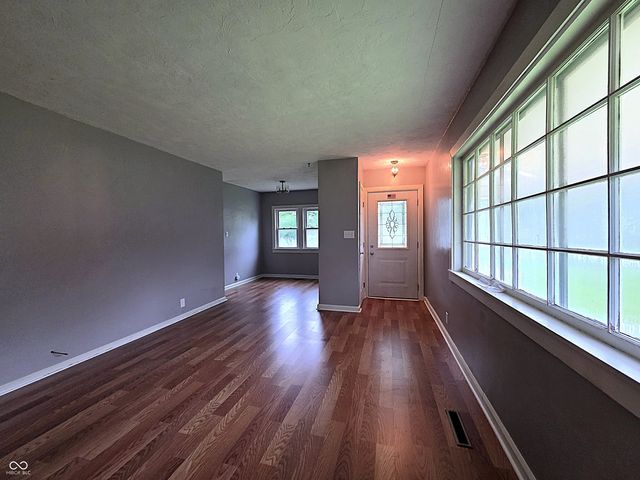 30 W 39th Street, Anderson, IN 46013