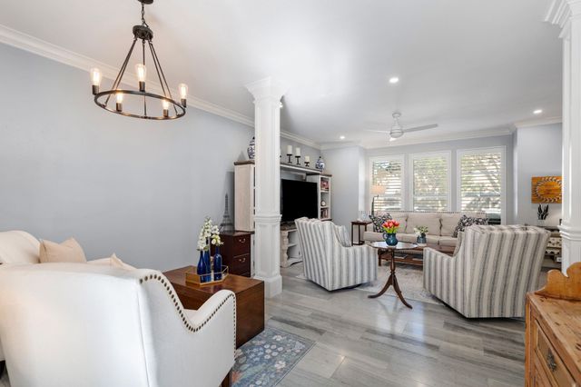 5913 Sugar Hill Drive 225, Houston, TX 77057