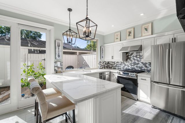 5913 Sugar Hill Drive 225, Houston, TX 77057