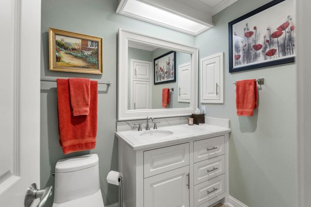 5913 Sugar Hill Drive 225, Houston, TX 77057