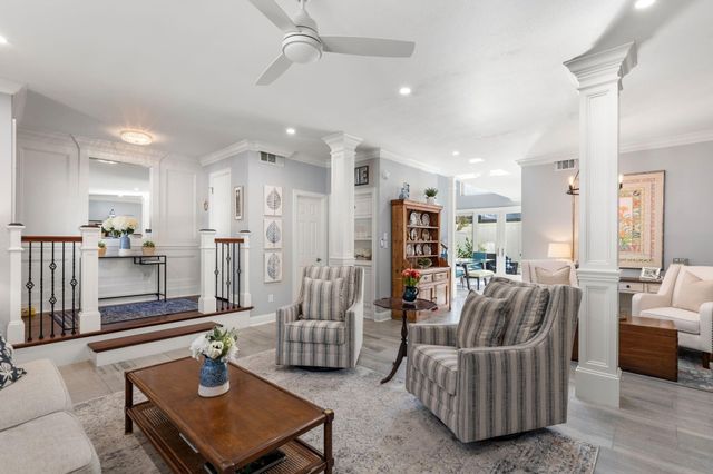 5913 Sugar Hill Drive 225, Houston, TX 77057