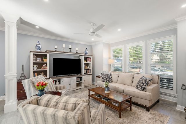 5913 Sugar Hill Drive 225, Houston, TX 77057