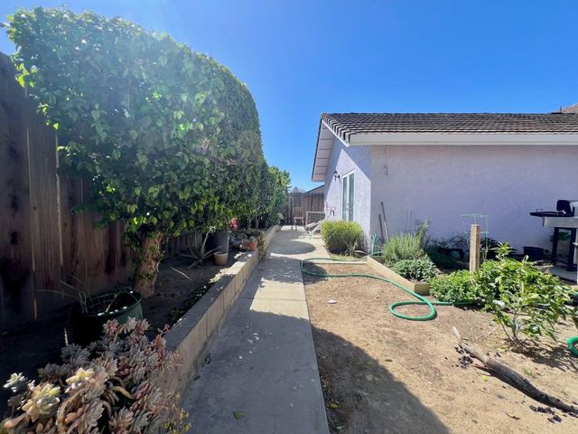 3116 Larrynell Dr, Ceres, CA 95307