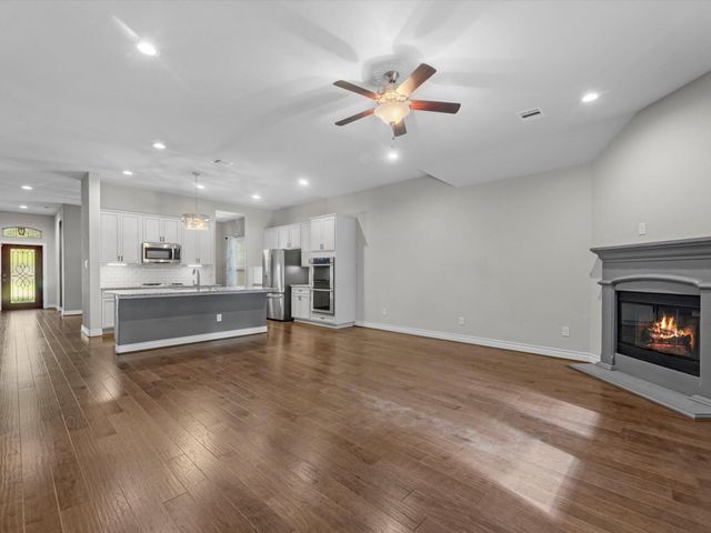 292 Dawn Brook Lane, Conroe, TX 77384