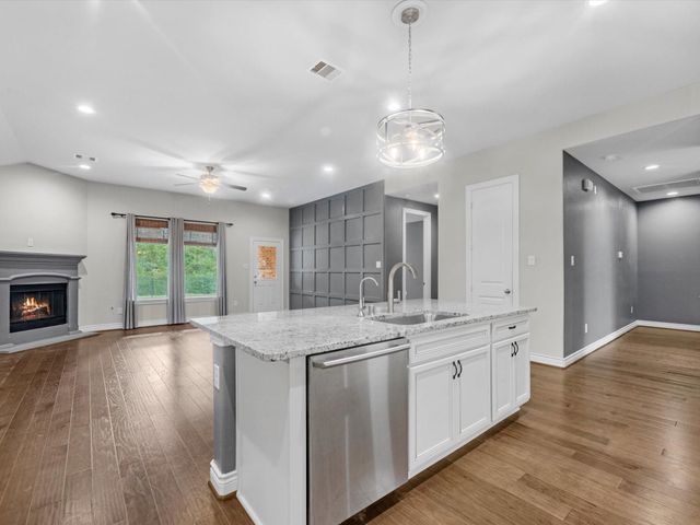 292 Dawn Brook Lane, Conroe, TX 77384