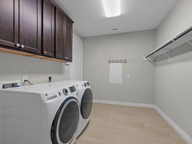 292 Dawn Brook Lane, Conroe, TX 77384