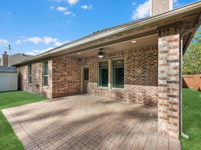 292 Dawn Brook Lane, Conroe, TX 77384