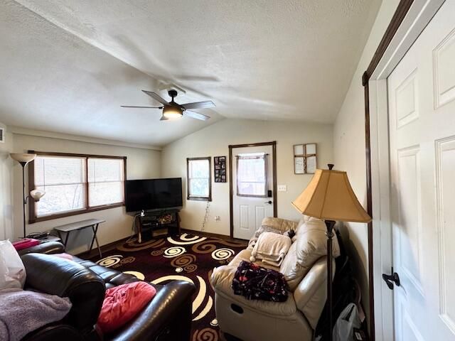 9815 E 750 S, Monterey, IN 46960