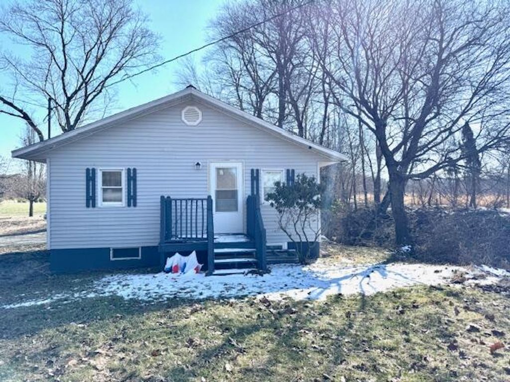 9815 E 750 S, Monterey, IN 46960