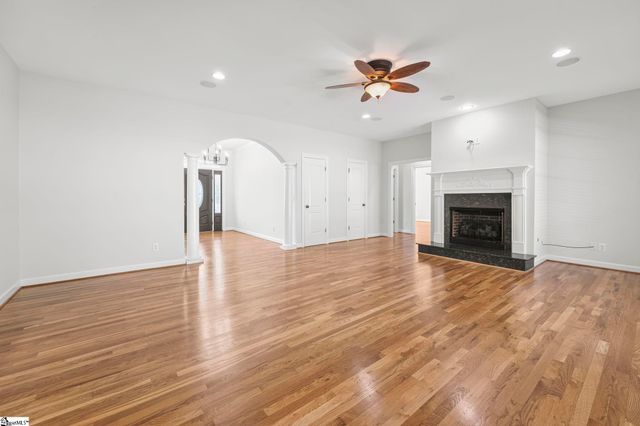 956 Laurelwood Way, Landrum, SC 29356