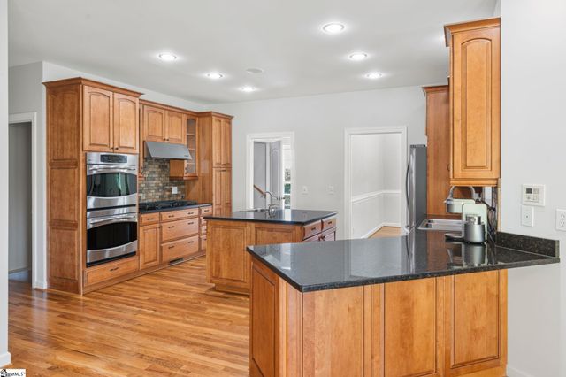 956 Laurelwood Way, Landrum, SC 29356