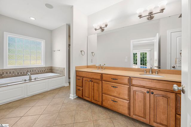 956 Laurelwood Way, Landrum, SC 29356