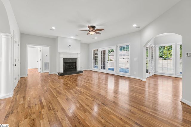 956 Laurelwood Way, Landrum, SC 29356