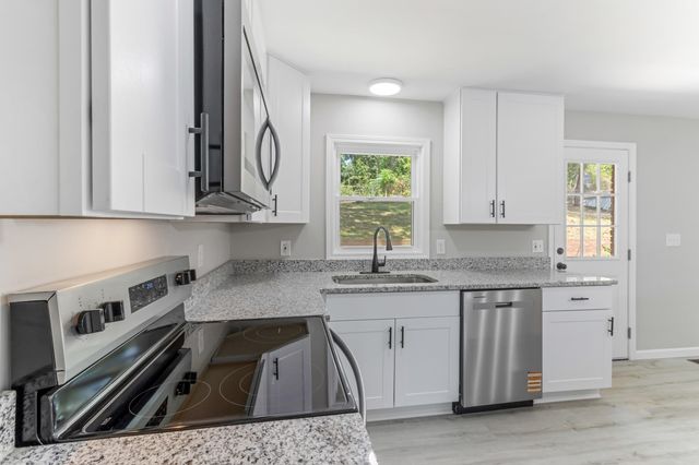 121 Dover Rd, Spartanburg, SC 29301