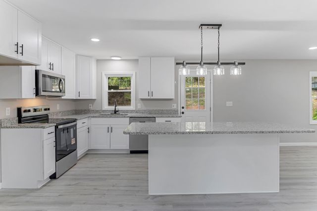 121 Dover Rd, Spartanburg, SC 29301