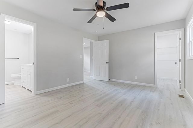 121 Dover Rd, Spartanburg, SC 29301