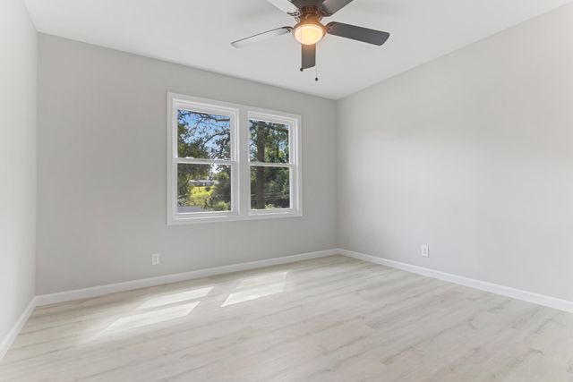 121 Dover Rd, Spartanburg, SC 29301