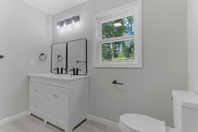 121 Dover Rd, Spartanburg, SC 29301