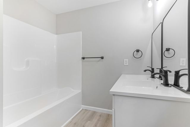 121 Dover Rd, Spartanburg, SC 29301