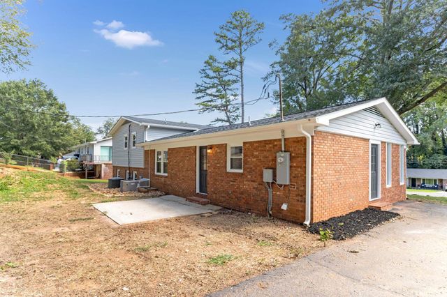 121 Dover Rd, Spartanburg, SC 29301