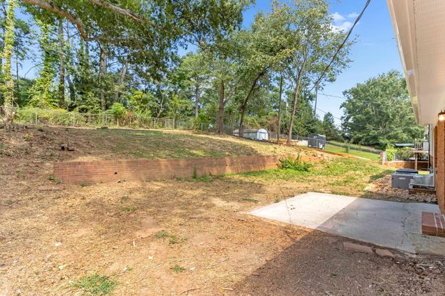 121 Dover Rd, Spartanburg, SC 29301