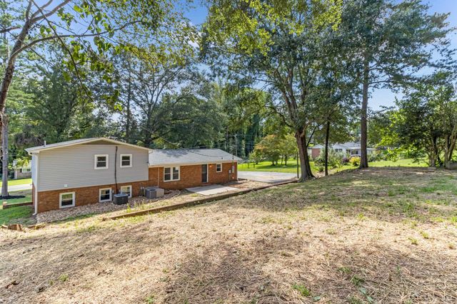 121 Dover Rd, Spartanburg, SC 29301