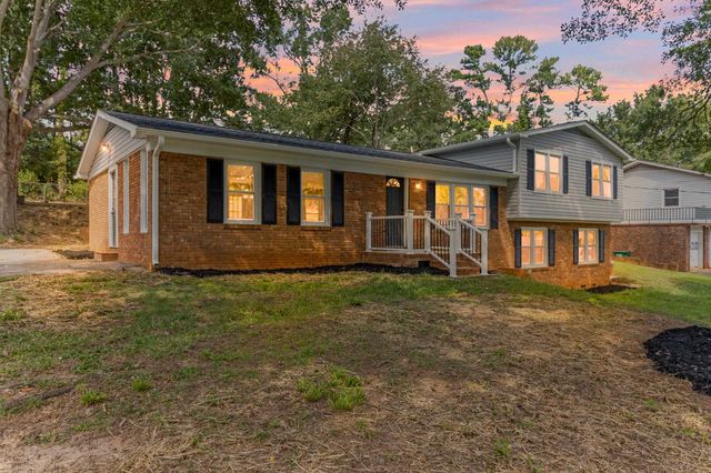 121 Dover Rd, Spartanburg, SC 29301