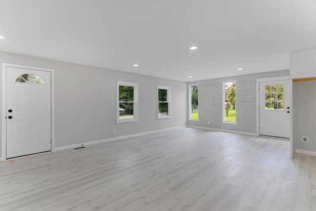 121 Dover Rd, Spartanburg, SC 29301