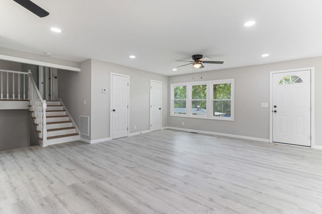 121 Dover Rd, Spartanburg, SC 29301