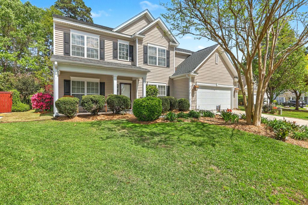 Image 4 of property listing at 5066 Timicuan Way, Summerville, SC 29485