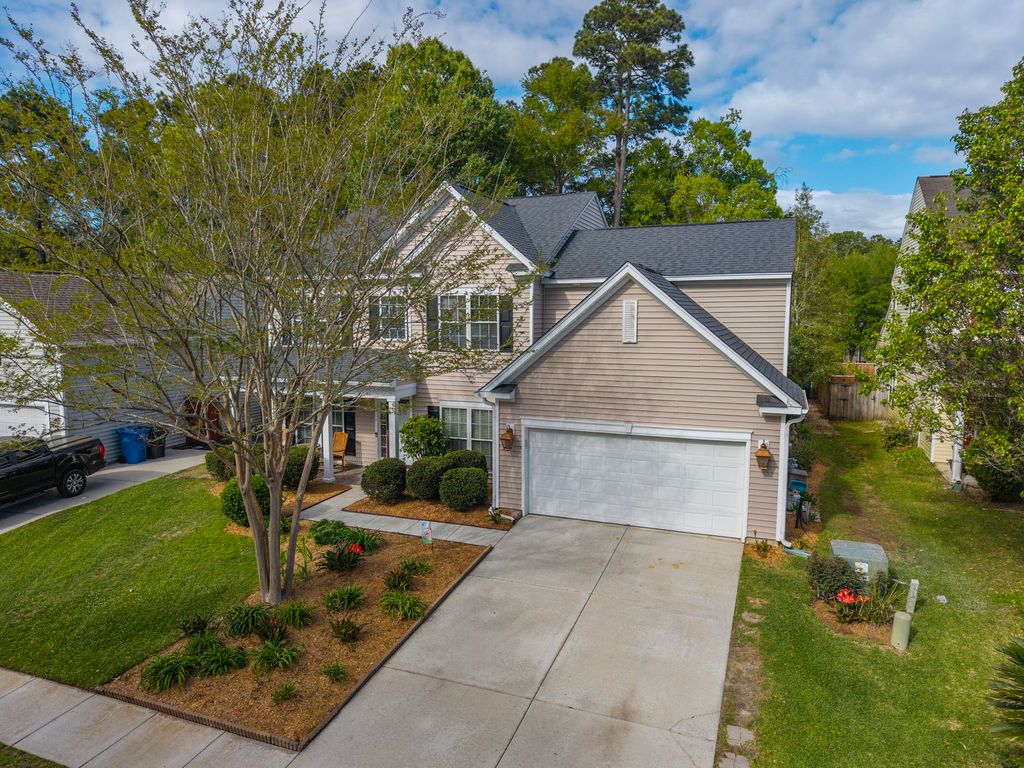 Image 6 of property listing at 5066 Timicuan Way, Summerville, SC 29485