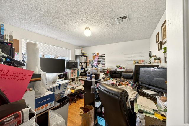 1553 Crater Lake Avenue, Medford, OR 97504