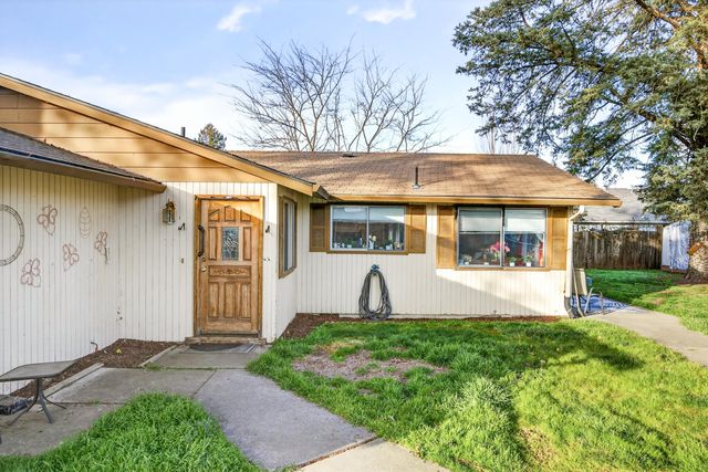 1553 Crater Lake Avenue, Medford, OR 97504