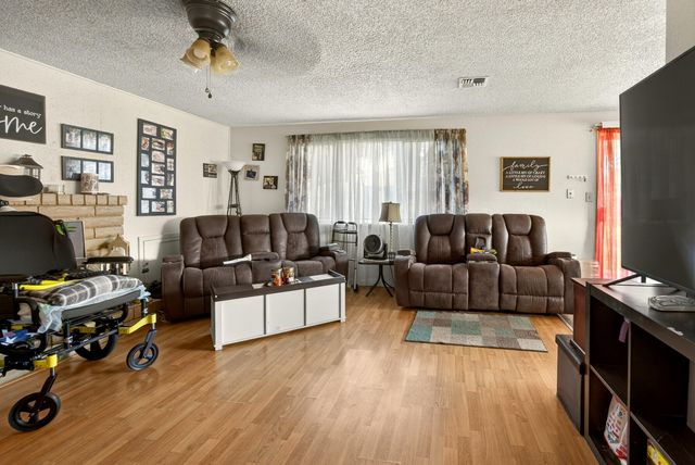 1553 Crater Lake Avenue, Medford, OR 97504