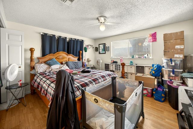 1553 Crater Lake Avenue, Medford, OR 97504