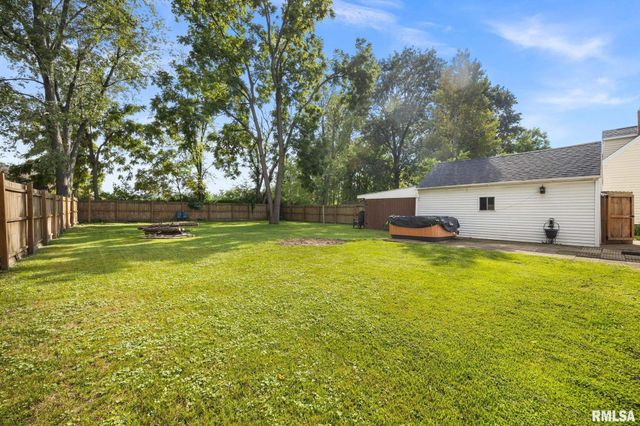 107 LAWNDALE Avenue, Bartonville, IL 61607