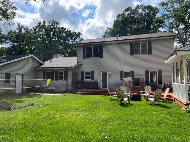 19 Eastwood Avenue, Port Barrington, IL 60010