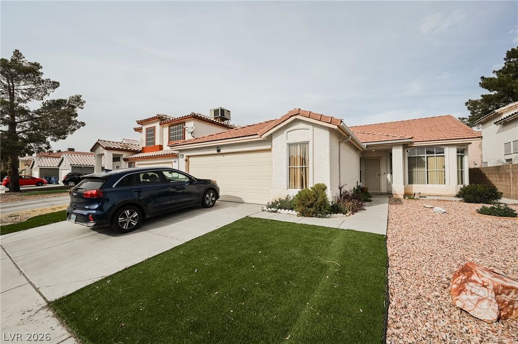 6092 Golden Nectar Way, Las Vegas, NV 89142 — exterior