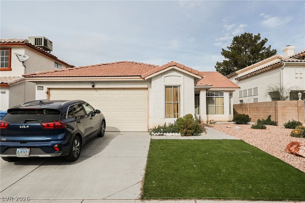 6092 Golden Nectar Way, Las Vegas, NV 89142 — photo 2